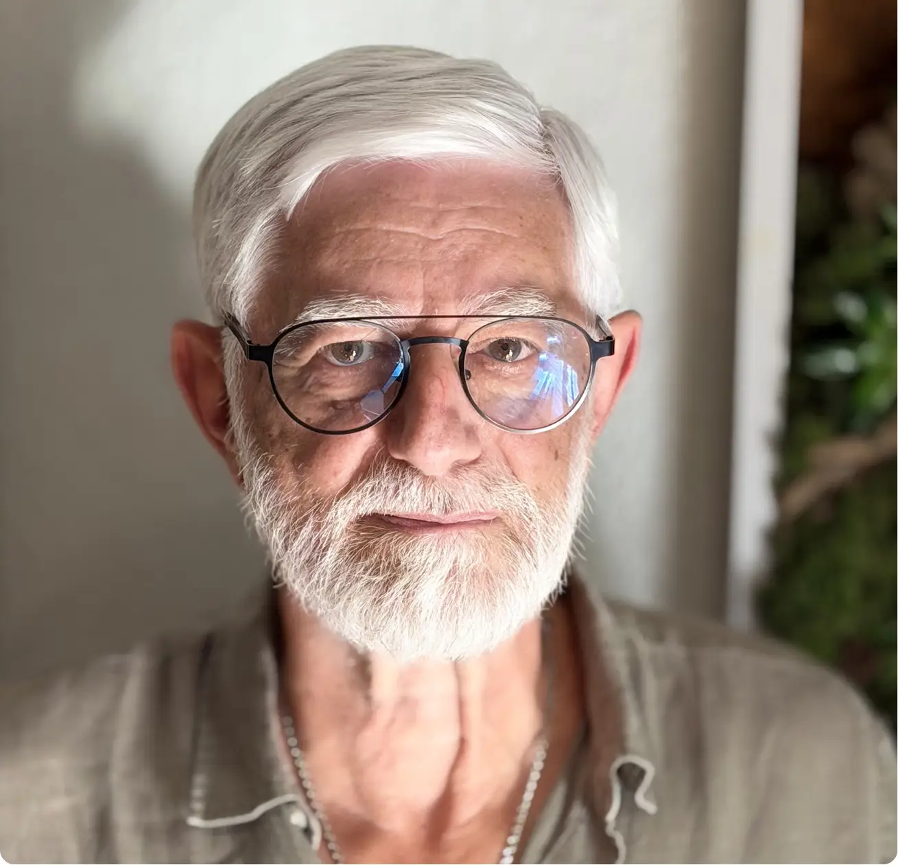 Portrait de Patrick Albarel, formateur AERO-Ostéo, engagé dans la transmission clinique de l’approche fondée sur le mouvement, le flux et la lecture fine des informations corporelles